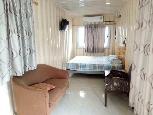 Hostal Baan Suan Chiva Saran