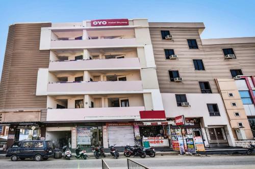 Oyo 85257 Hotel Skyway