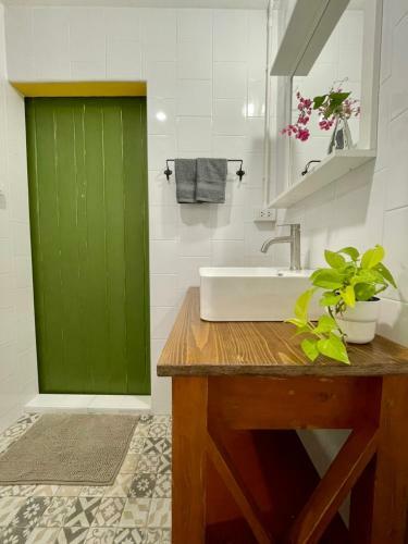 Hostal Grasshopper Bed And Cafe