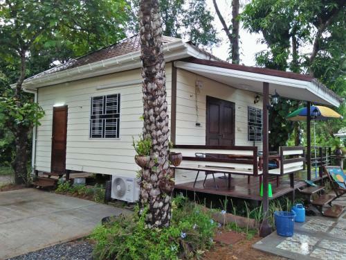 Hostal Wasuthan Garden House