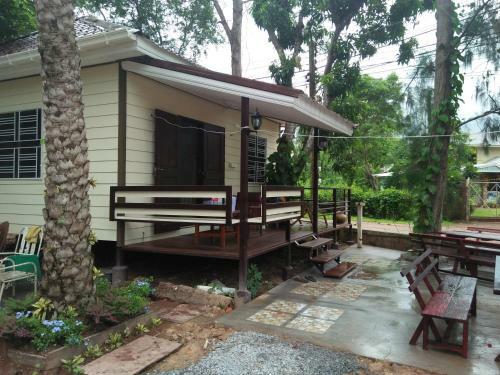 Hostal Wasuthan Garden House