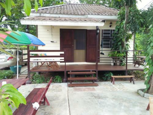 Hostal Wasuthan Garden House