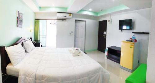 Hotel J Jamroon Place
