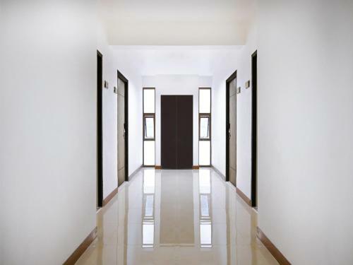 Chateau Hotel & Apartments