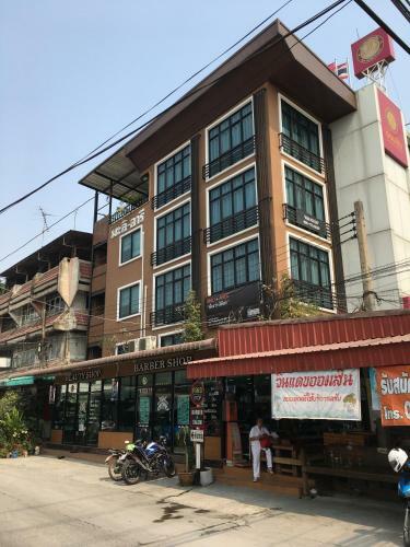 Hostal Baanmali Ari