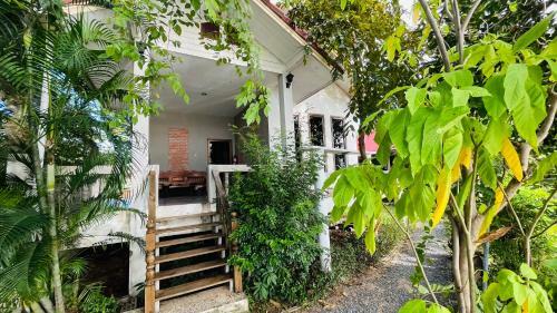 Hotel Moon River Resort Phimai