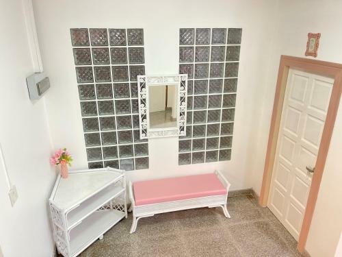 Villa Minimal House Phichit