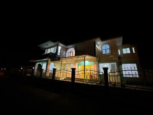 Villa Minimal House Phichit