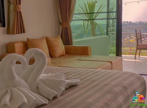 Hotel River Valley Resort