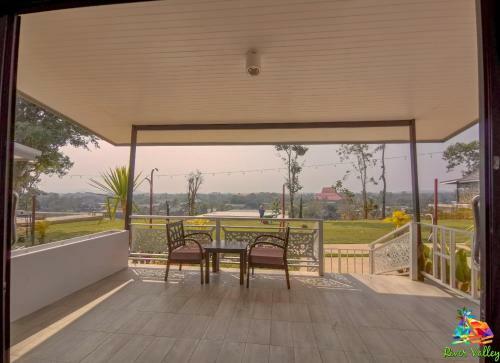 Hotel River Valley Resort