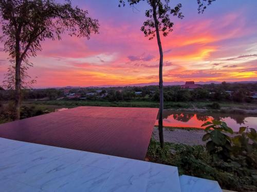 Hotel River Valley Resort