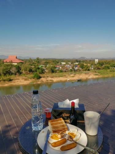 Hotel River Valley Resort