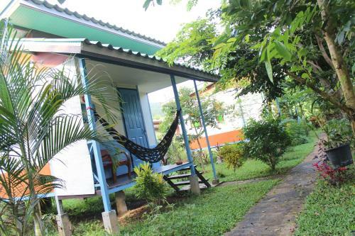 Hostal Pai Modern House