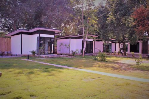 Hotel Serene Resort