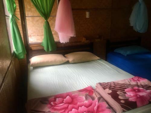 Golden Hut -chill Bungalows In Town??????????