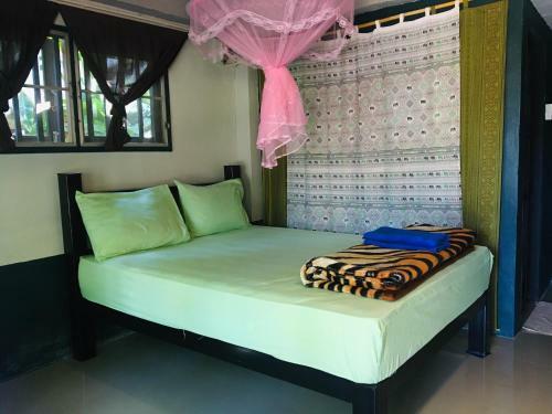 Golden Hut -chill Bungalows In Town??????????