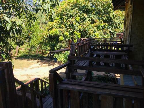Golden Hut -chill Bungalows In Town??????????
