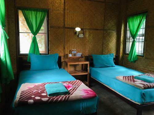 Golden Hut -chill Bungalows In Town??????????