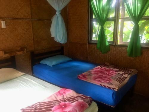 Golden Hut -chill Bungalows In Town??????????
