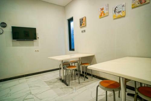 Sans Hotel Box Mansion Surabaya
