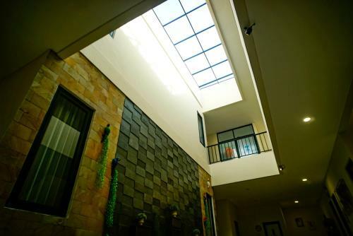 Sans Hotel Box Mansion Surabaya