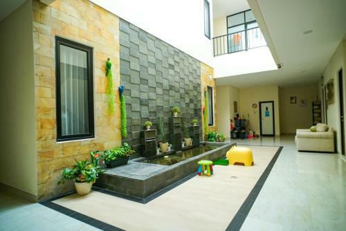 Sans Hotel Box Mansion Surabaya