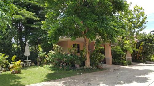 Garden Corner Resort & Hotel