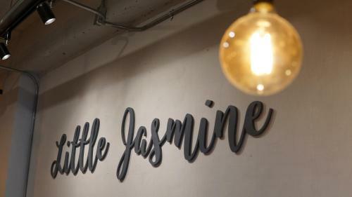 Hostal Little Jasmine By The River