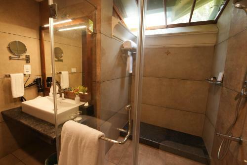 Hotel Gokulam Grand Resort & Spa, Kumarakom