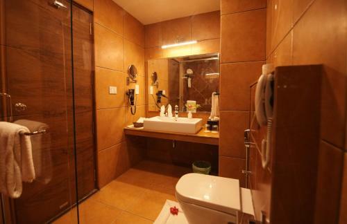 Hotel Gokulam Grand Resort & Spa, Kumarakom