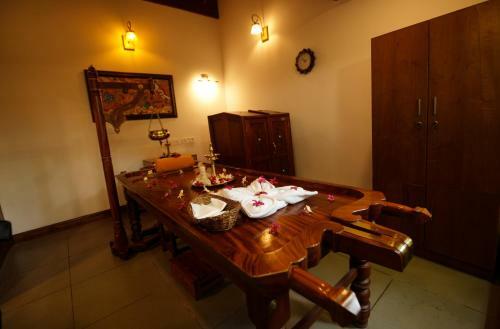 Hotel Gokulam Grand Resort & Spa, Kumarakom