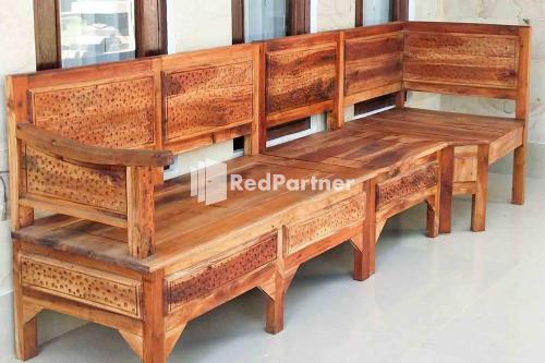 Hotel Brisk Homestay Redpartner