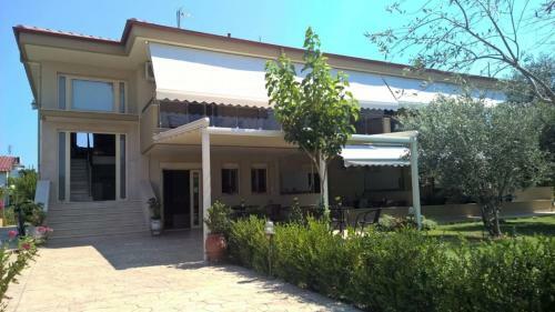 Gaia Studios & Apartments