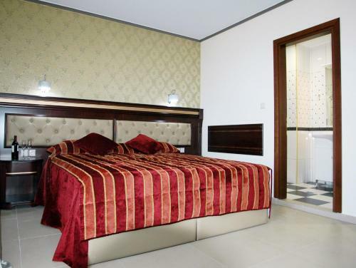 Santa Beach Hotel