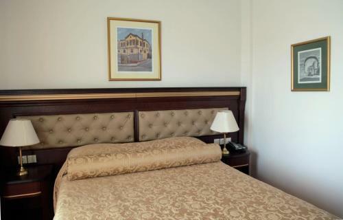 Santa Beach Hotel
