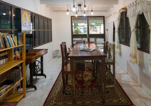 Hostal Phuttal Residence