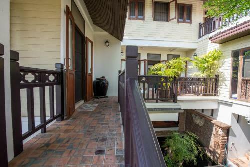 Hostal Phuttal Residence