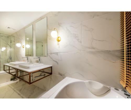 Nine River Hotel