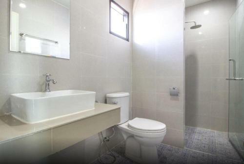 Hotel Oyo 75397 Is Am Are Stay Boutique