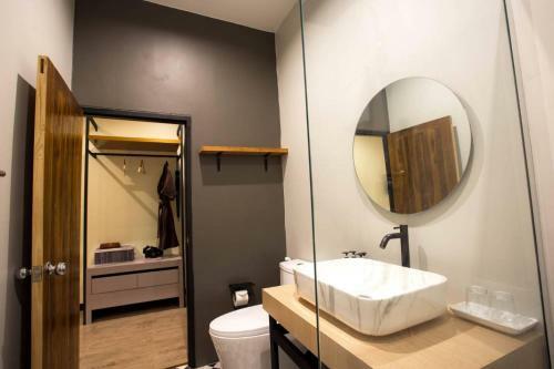 Hotel The Sun Resort Ratchaburi