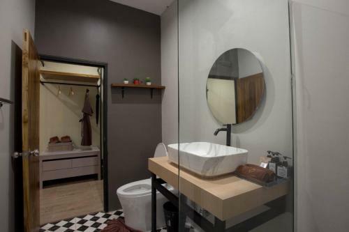 Hotel The Sun Resort Ratchaburi