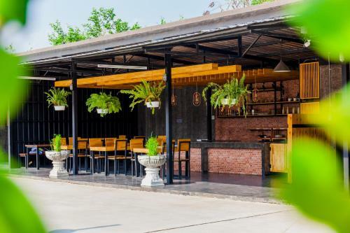 Hotel The Sun Resort Ratchaburi