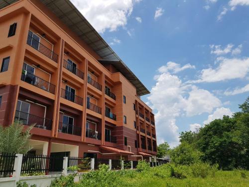 Apartamento Boonthavon Maejo Hotel