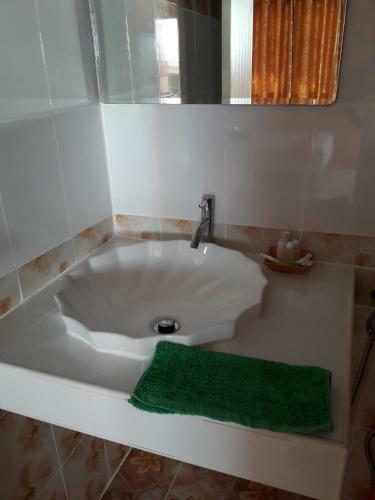Hostal Chanakarn Guesthouse Sangkhla Buri