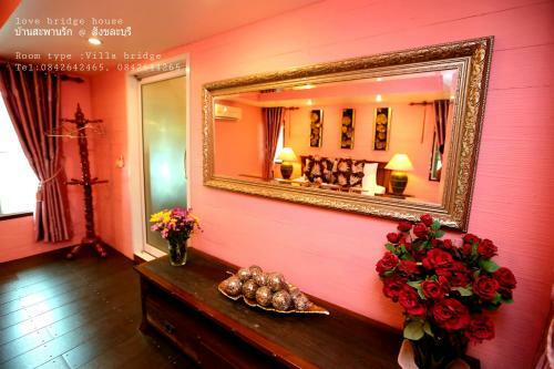 Hotel Love Bridge House ????????????