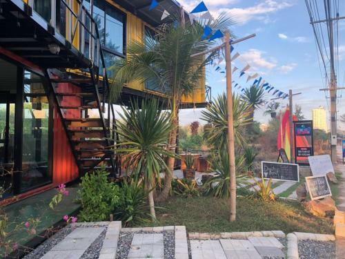 Hotel Beach Box Resort At Rimlay Rayong