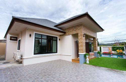 Uzeason Poolvilla Sattahip