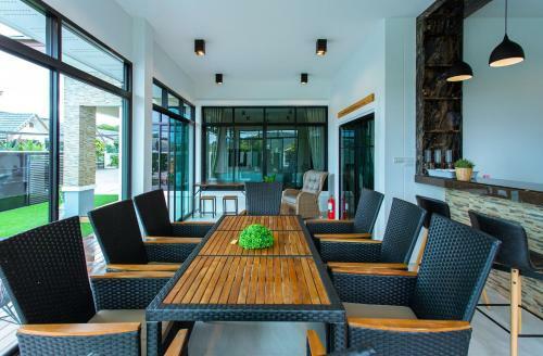 Uzeason Poolvilla Sattahip