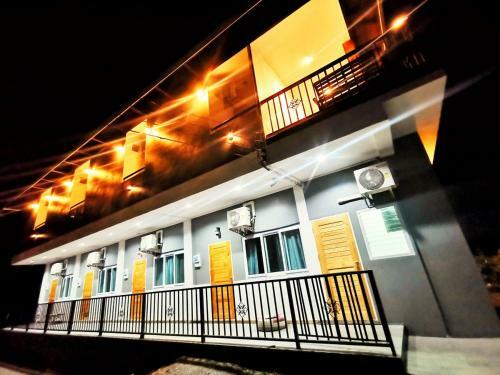 Hotel ???????? ????? ?????? ??????? ( Little Hill Sattahip Resort )
