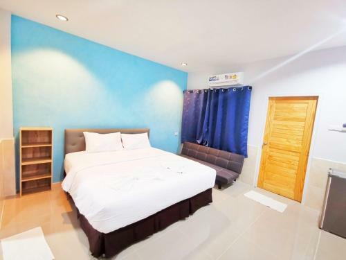 Hotel ???????? ????? ?????? ??????? ( Little Hill Sattahip Resort )